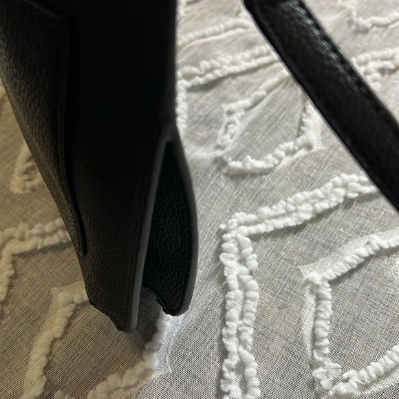 LAUREN RALPH LAUREN Leather Crossbody black. B14 - Picture 4 of 9